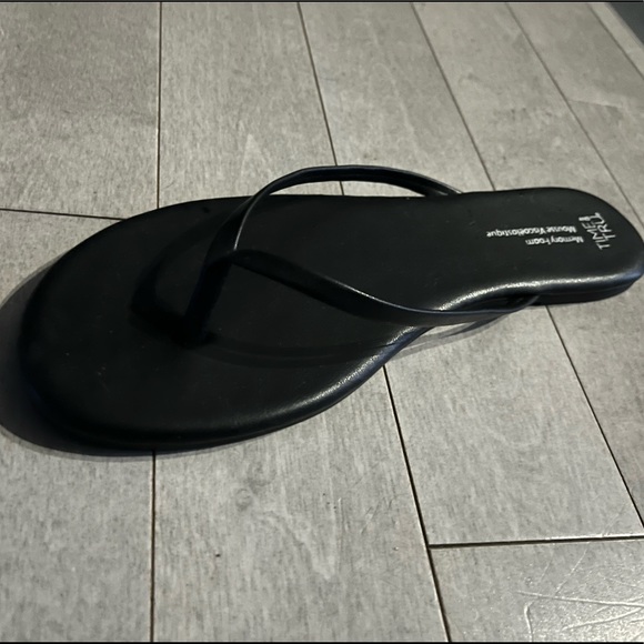Brand new- Faux leather black flip flops - Picture 1 of 2